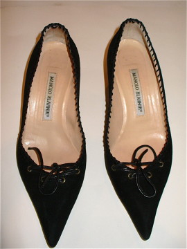 Manolo Blahnik Black Suede Kitten Heels Size 37/US 7